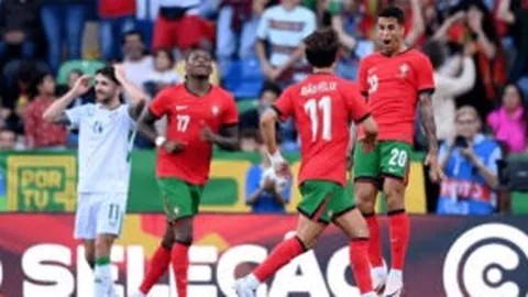 焦刘洋32岁任中山大学副教授，外籍老公相伴育两子，奥运冠军生活新篇章